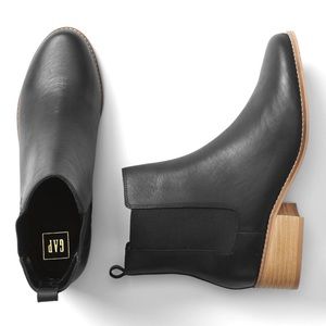 Gap Chelsea Boots
