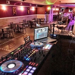 Meet your Posher, El pool sport