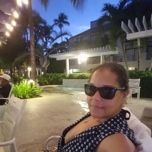 Meet your Posher, Gonzalez