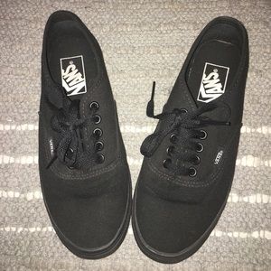 Women's size 6 lo pro black vans