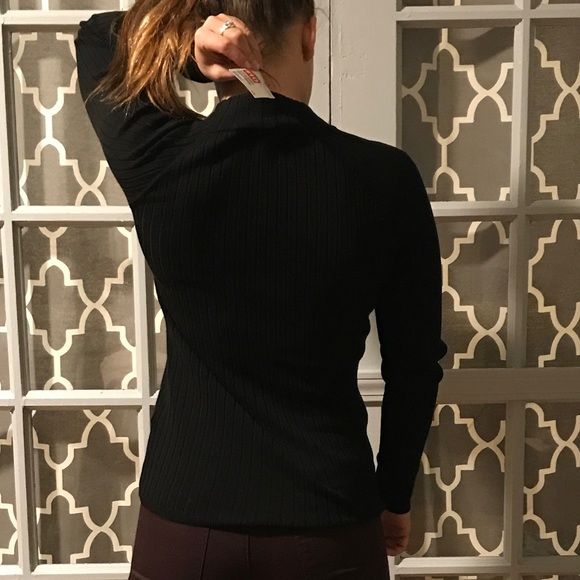 H&M Black "Steve Jobs" Sweater - Picture 3 of 3