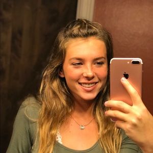 Meet your Posher, Kenzie