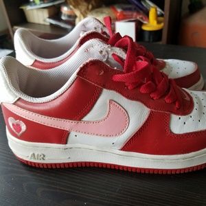 Nike Air Force 1 Valentine's day edition