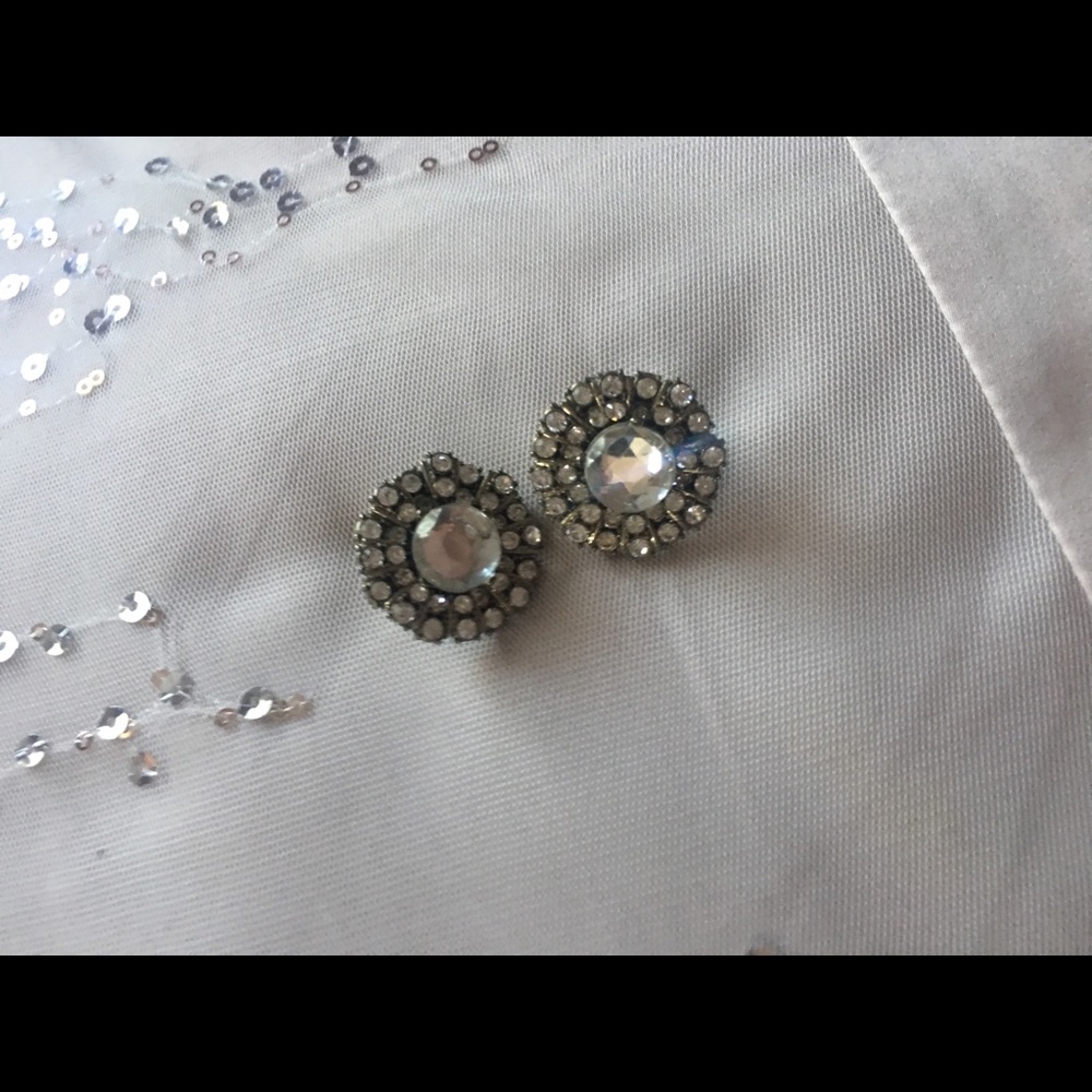 Diamond stud earrings