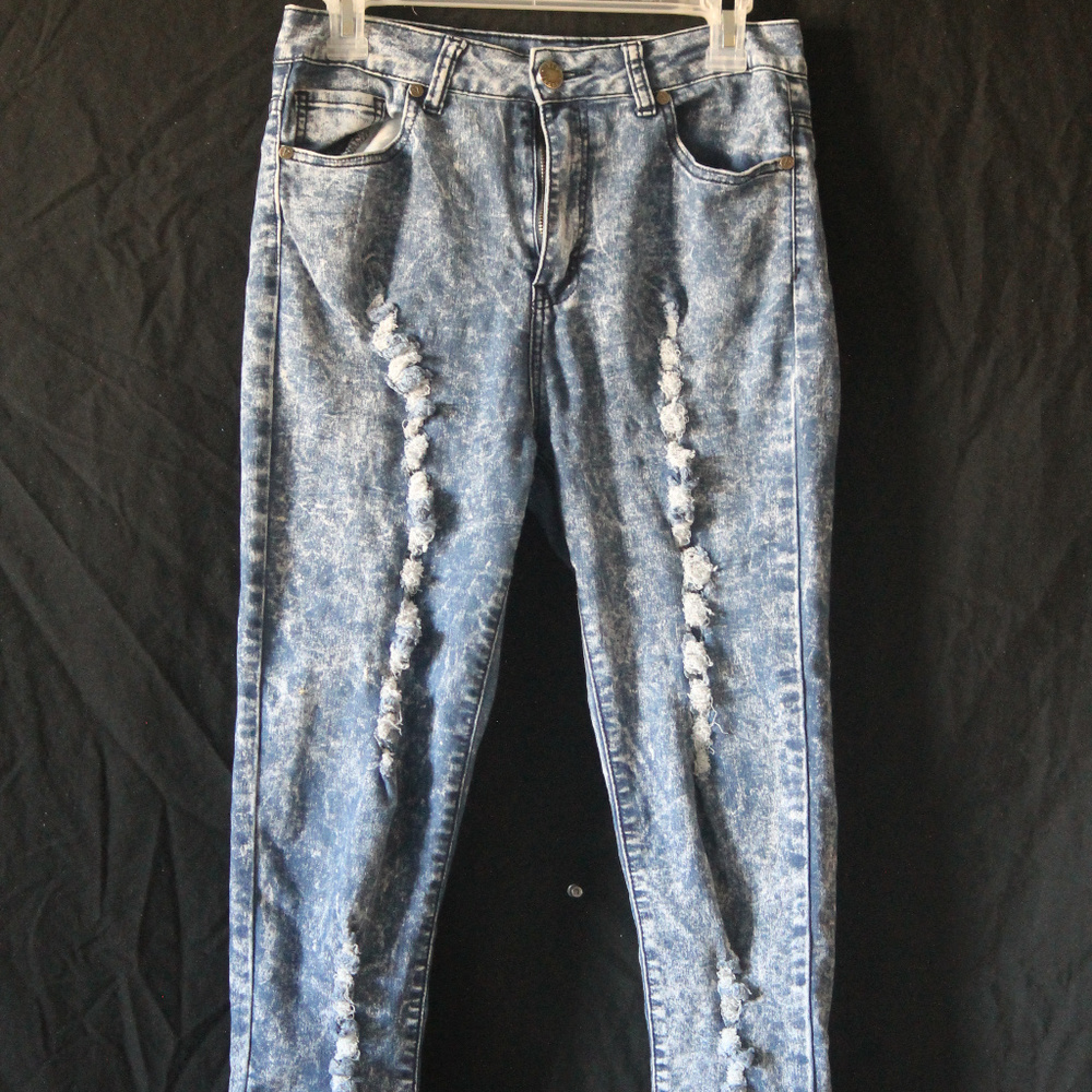 HIGH WAISTED ACID WASHED RIPPED JEANS