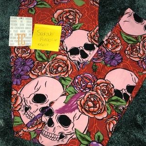 Lularoe tc skulls flower and feather leggings