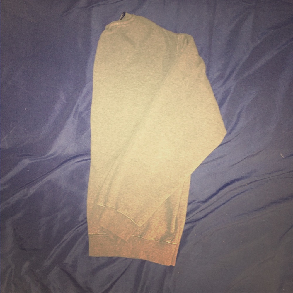 Medium Reebok Solid Gray Crewneck