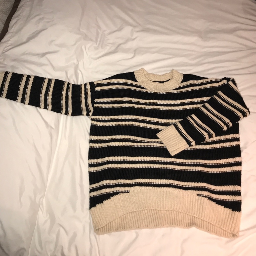 H&M cream/black striped knit sweater size S