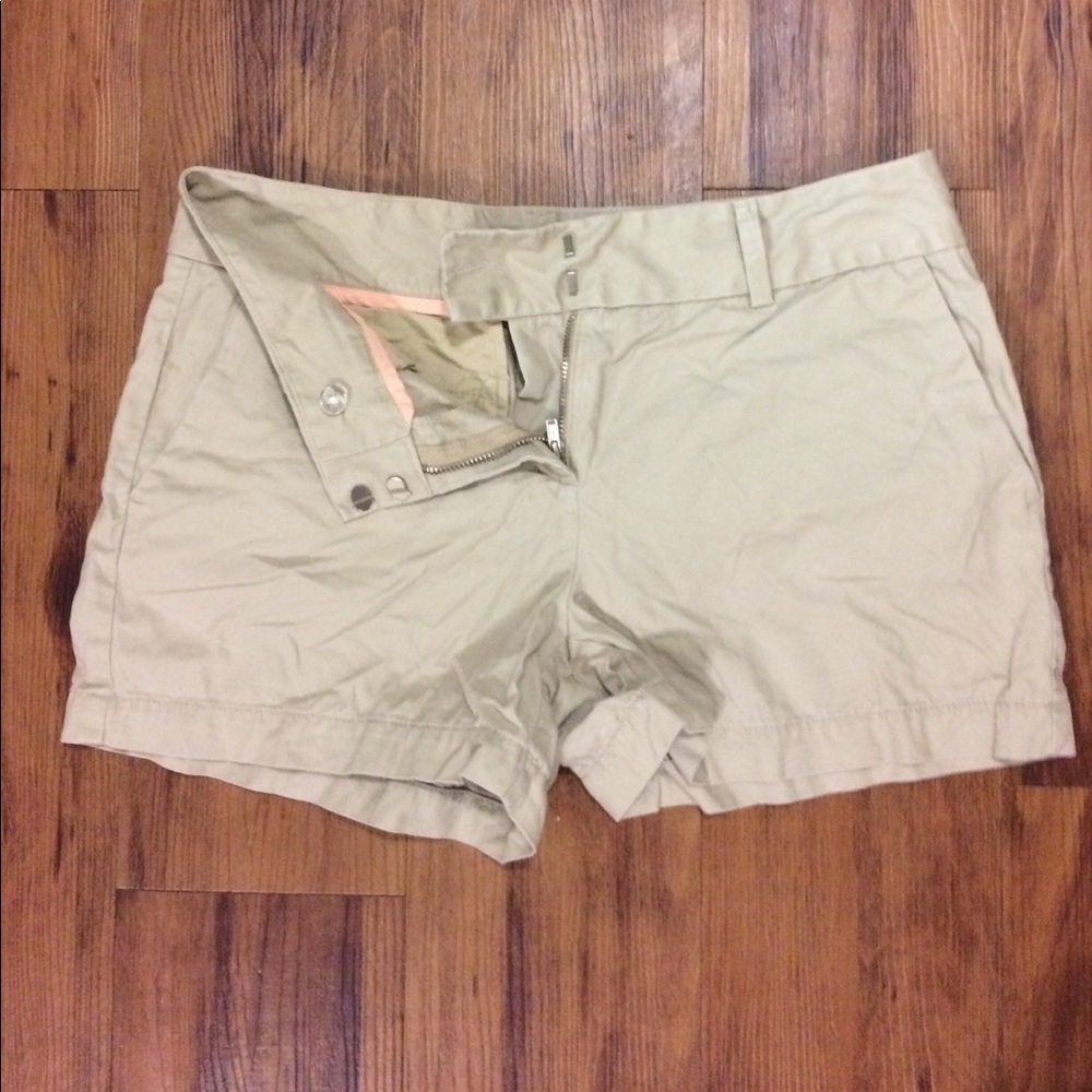 Extra Low Price😻Ann Taylor Loft Khaki Shorts