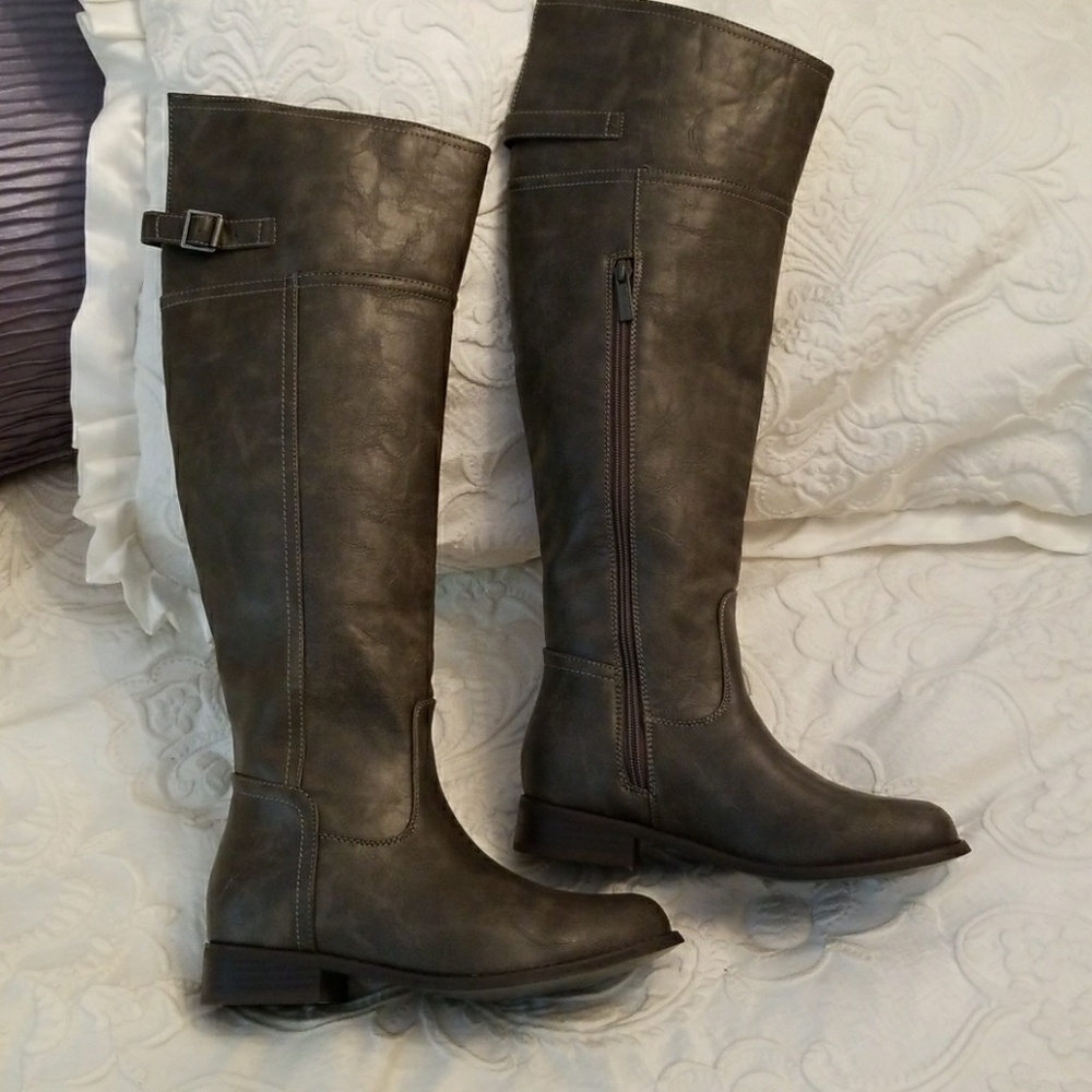 Tall Breckelles gray riding boots. Size 5.5.  New.