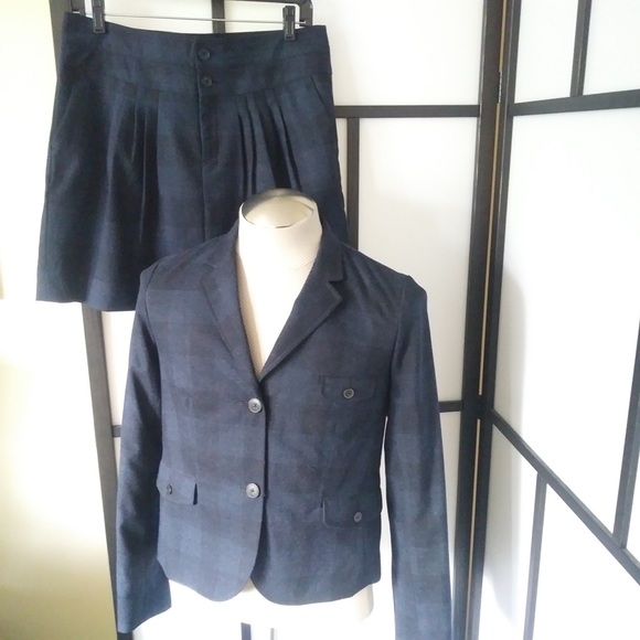 Gap Suit with separate sizing Jacket 8 Skirt 4 - Picture 3 of 8