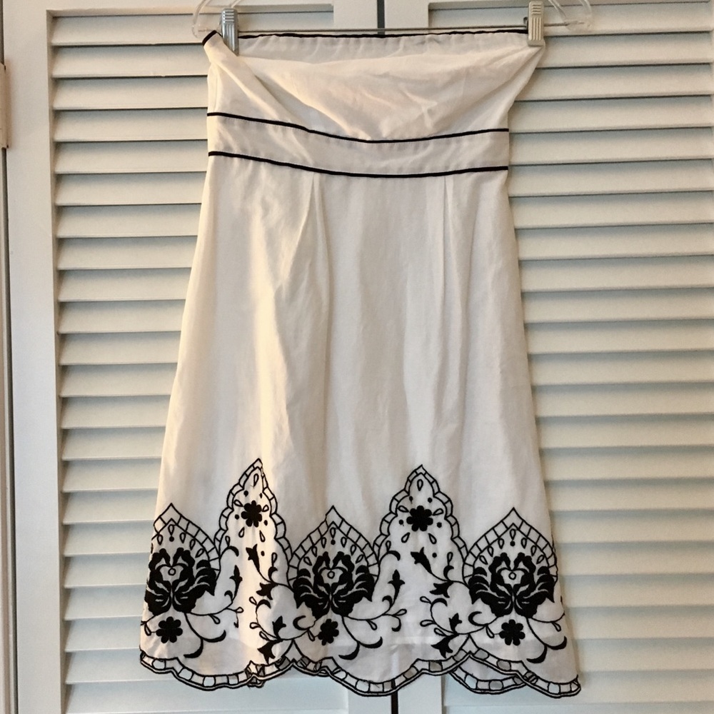Guess White Dress with Black Embroidered details