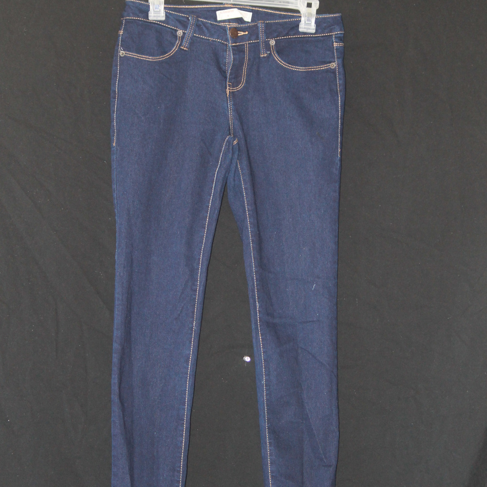 dark blue jeans