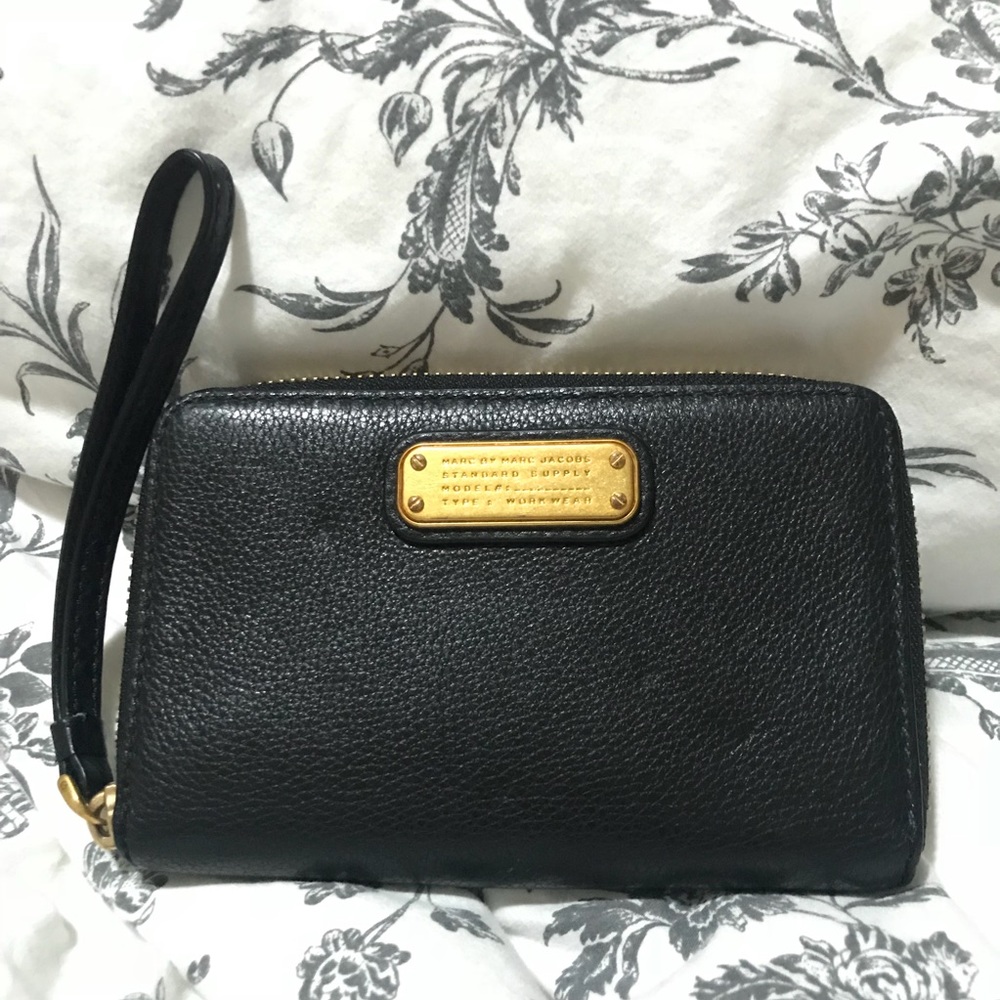 Marc by Marc Jacobs wristlet