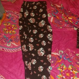 Torrid skull and flower leggings