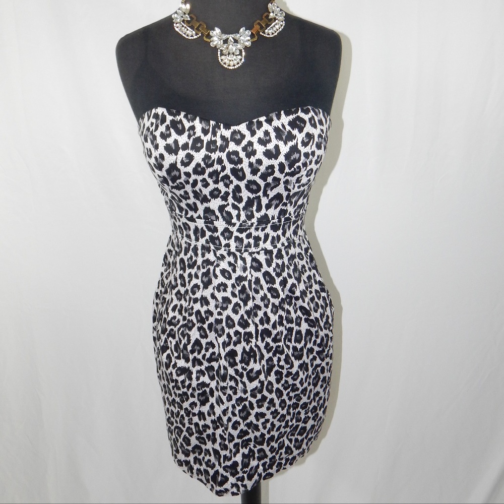 Forever 21 Leopard Sweetheart Strapless Mini sz S