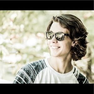 Meet your Posher, Ethan