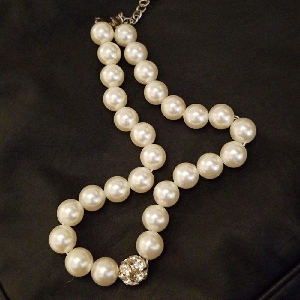 20" pearl necklace with rhinestone accent