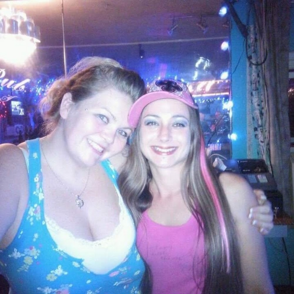 Meet your Posher, Carley maples/