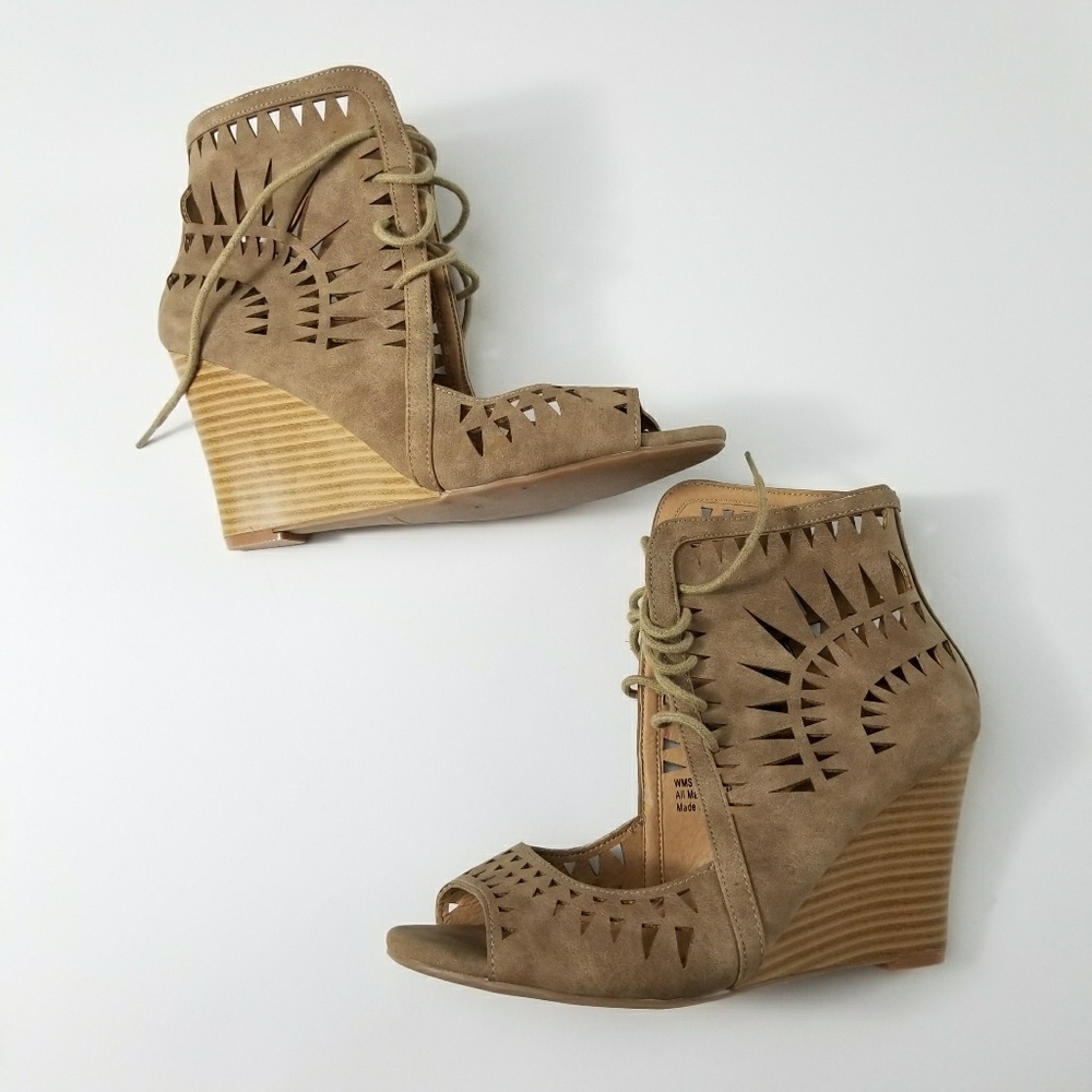 Tan Report Wedges