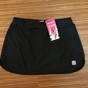 Skirt Sports Running Skirt - size M - NWT