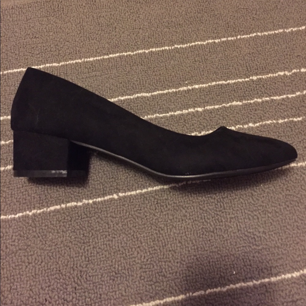 NWT Kitten Heels