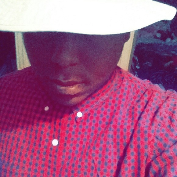 Meet your Posher, Montez - Picture 1 of 1