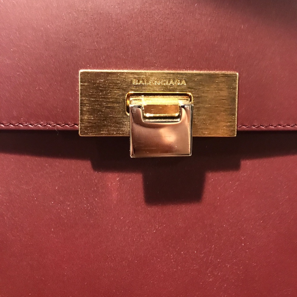 Have only worn it twice . It was a present . - Picture 2 of 4