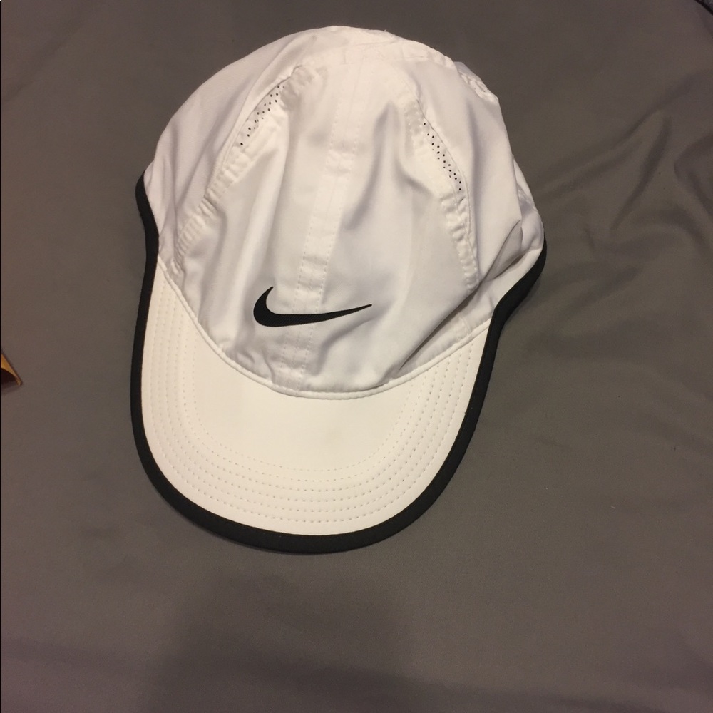 Nike women’s tennis dri fit hat