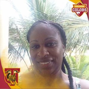 Meet your Posher, Lois