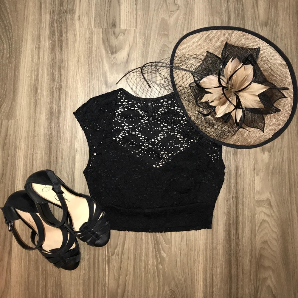 Crochet-esque Floral Crop Top