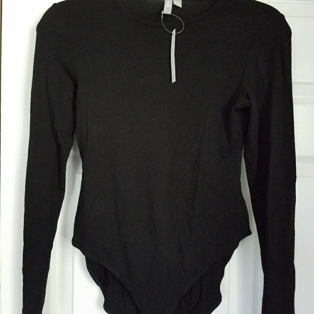 black long sleeve bodysuit