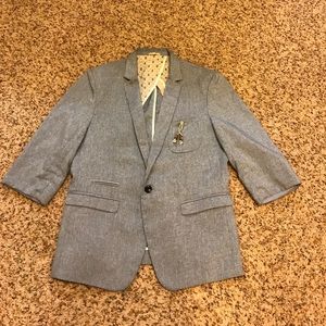 Moijolo short sleeve blazer.