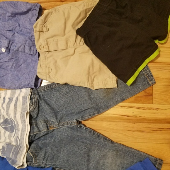 Bundle of toddler clothes - Picture 4 of 7