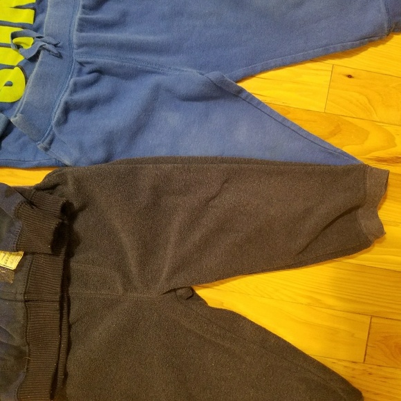 Bundle of toddler clothes - Picture 5 of 7