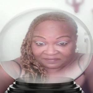 Meet your Posher, Yolanda