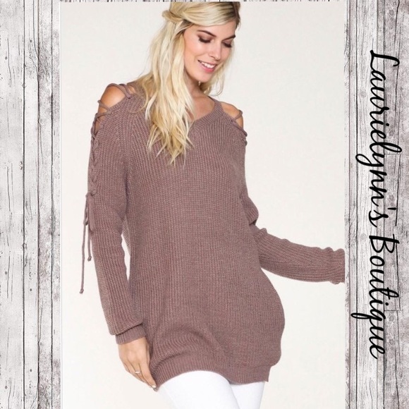 HP Knit crochet, cold shoulder sweater - Picture 2 of 6