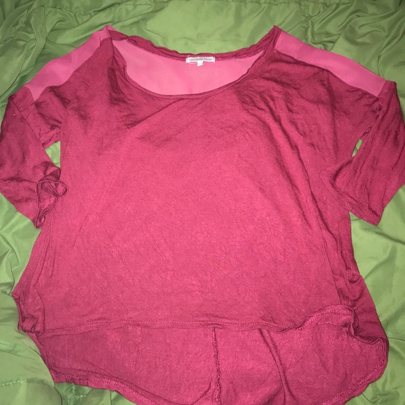 Pretty red top - Picture 1 of 3