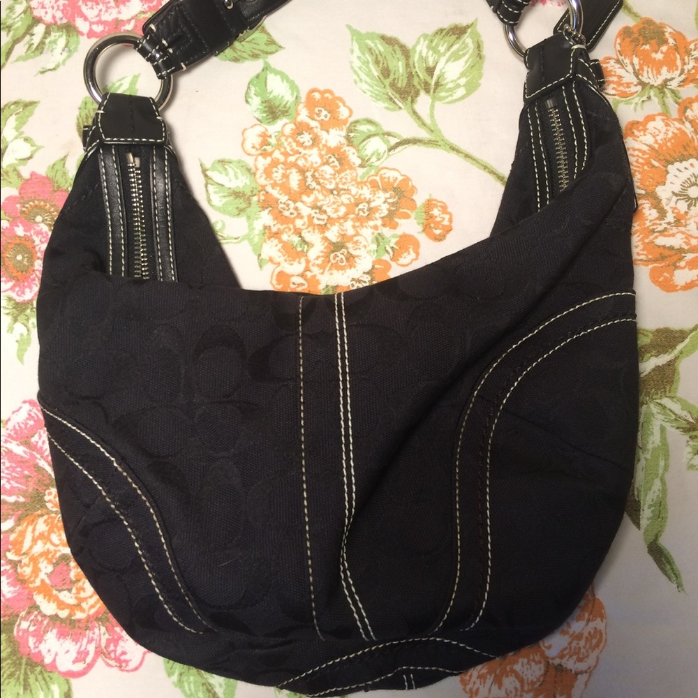 Black Coach Purse With Small White Stitches