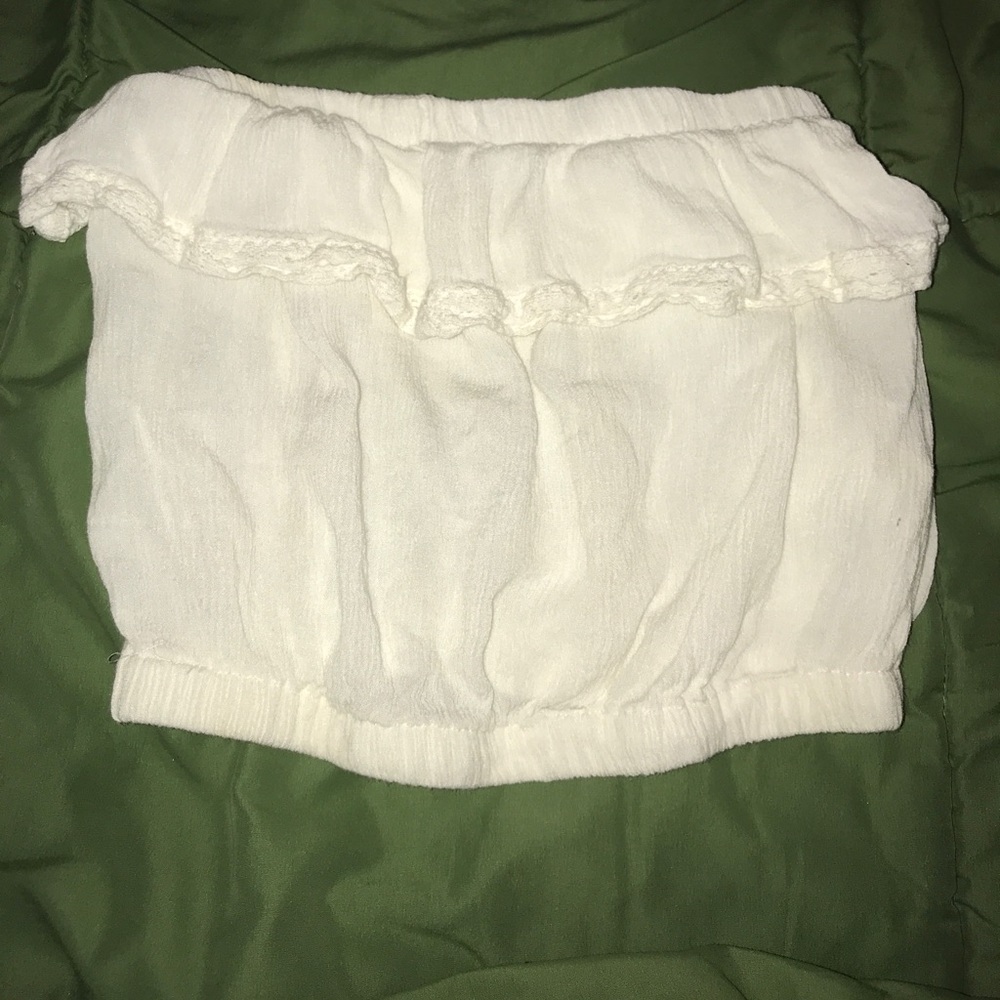 Very cute cream crop top