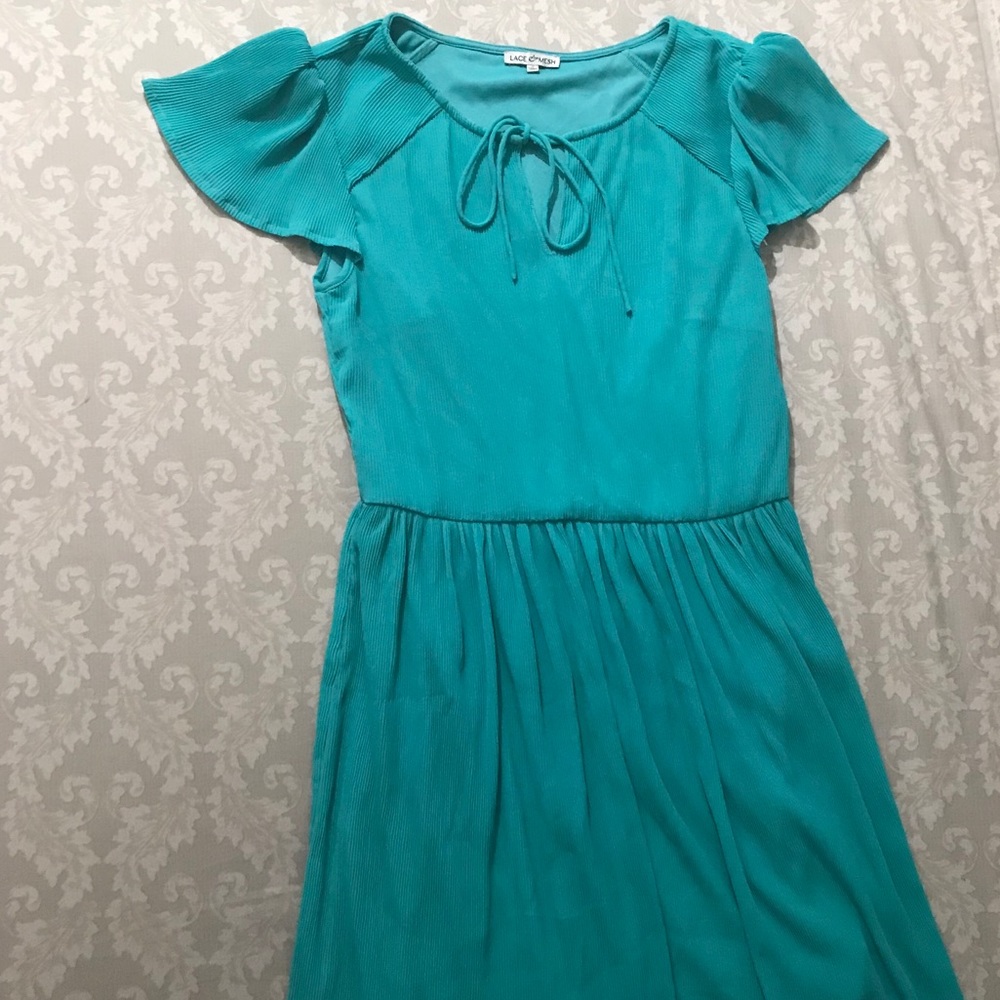 🚨 MOVING SALE! Mint pleated dress.