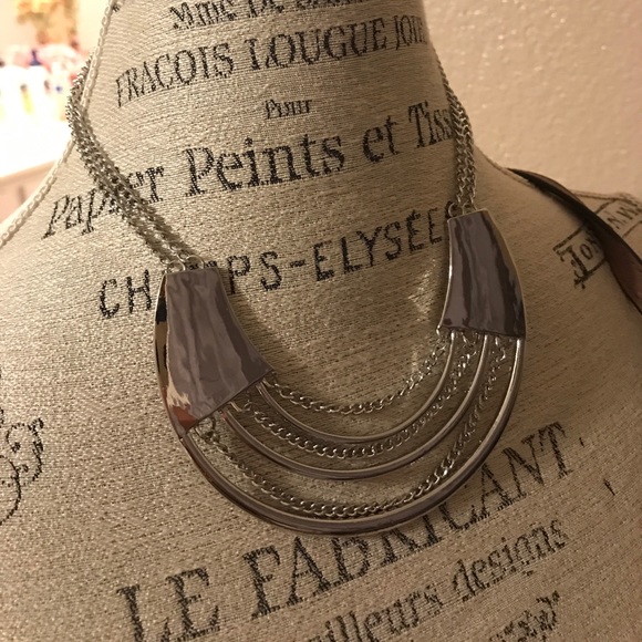 Statement Jewelry. - Picture 2 of 2