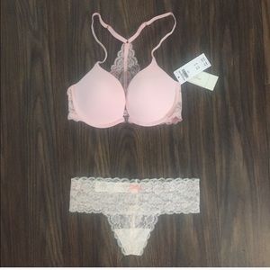 Beautiful Gillyhicks bra and thong set!