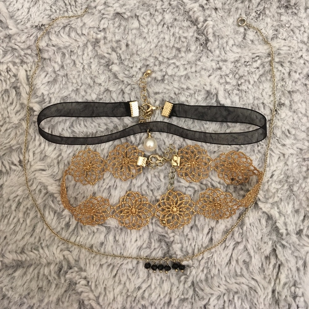 Layering chokers and necklace [MAKE AN OFFER]