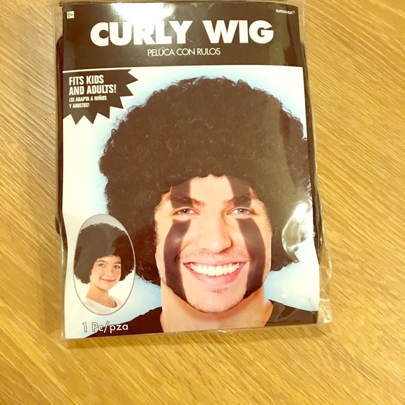 Curly black wig - Picture 1 of 1