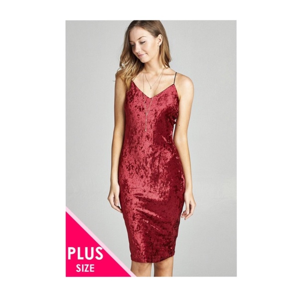 Dresses & Skirts - 🎉HP🎉 plus size red velvet dress