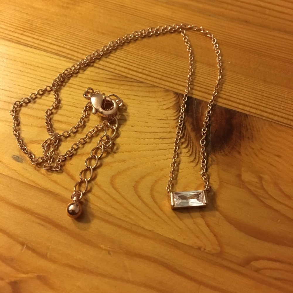 Rectangular pendant chain