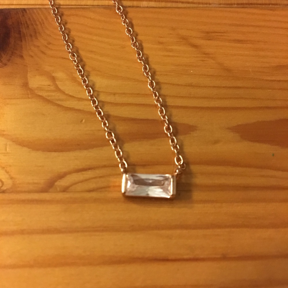 Rectangular pendant chain - Picture 3 of 4