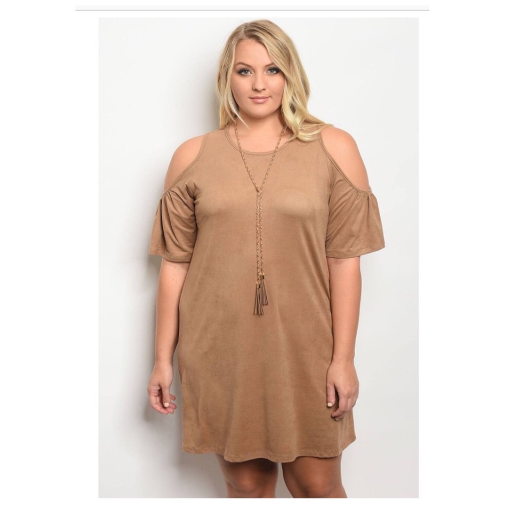 🎉now available 🎉plus size open shoulder dress