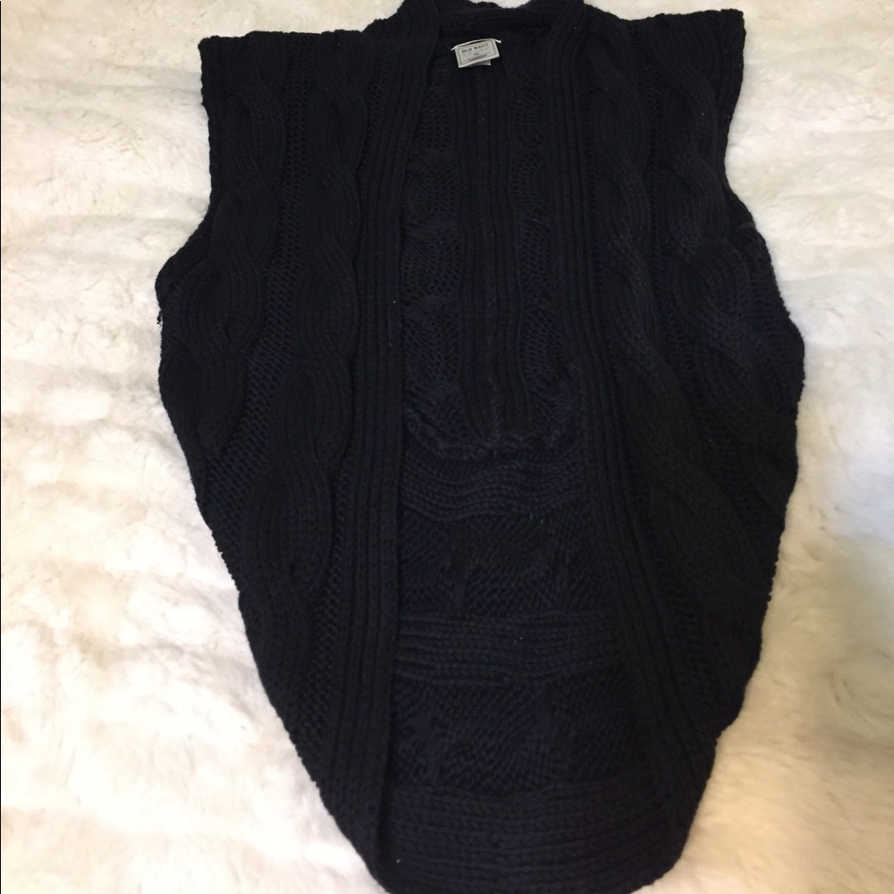 Old navy Round knit sweater vest size M